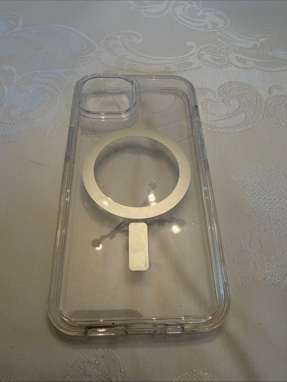 OtterBox Clear Case with MagSafe Ring. IPHONE 13